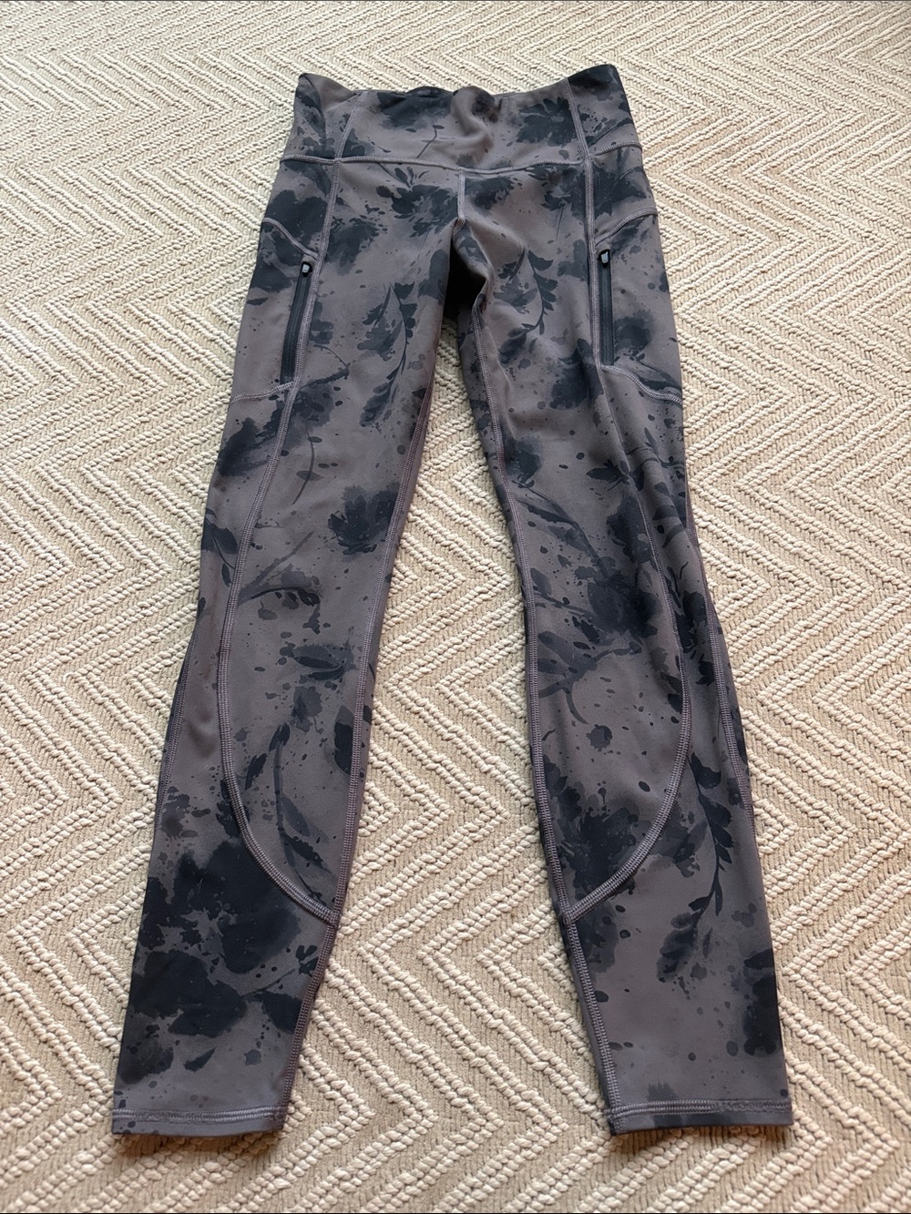 Athleta Ranier reflective tights size small